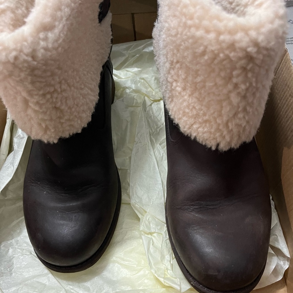 Ugg Aldon booties / boots